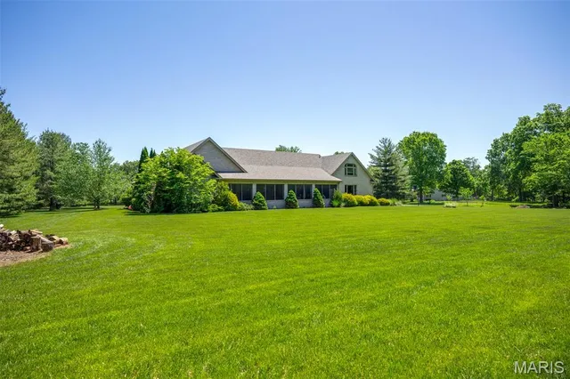 $610,000 | 101 Deer Hollow Lane, Litchfield, IL 62056