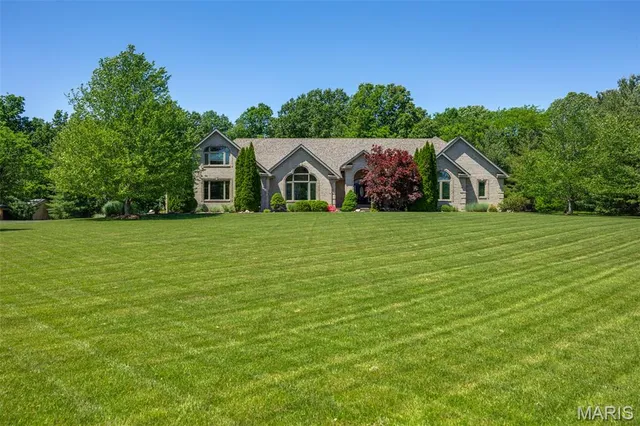 $610,000 | 101 Deer Hollow Lane, Litchfield, IL 62056