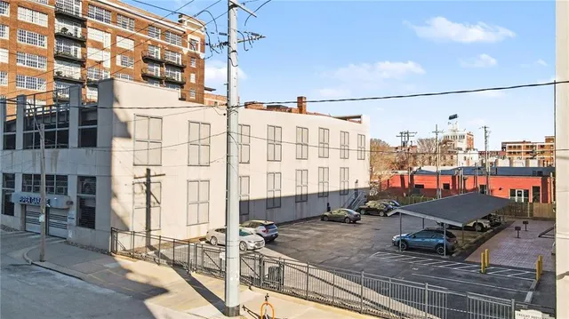 $274,900 | 2029 Wyandotte Street, Unit 410, Kansas City, MO 64108