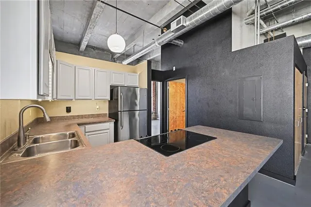 $274,900 | 2029 Wyandotte Street, Unit 410, Kansas City, MO 64108