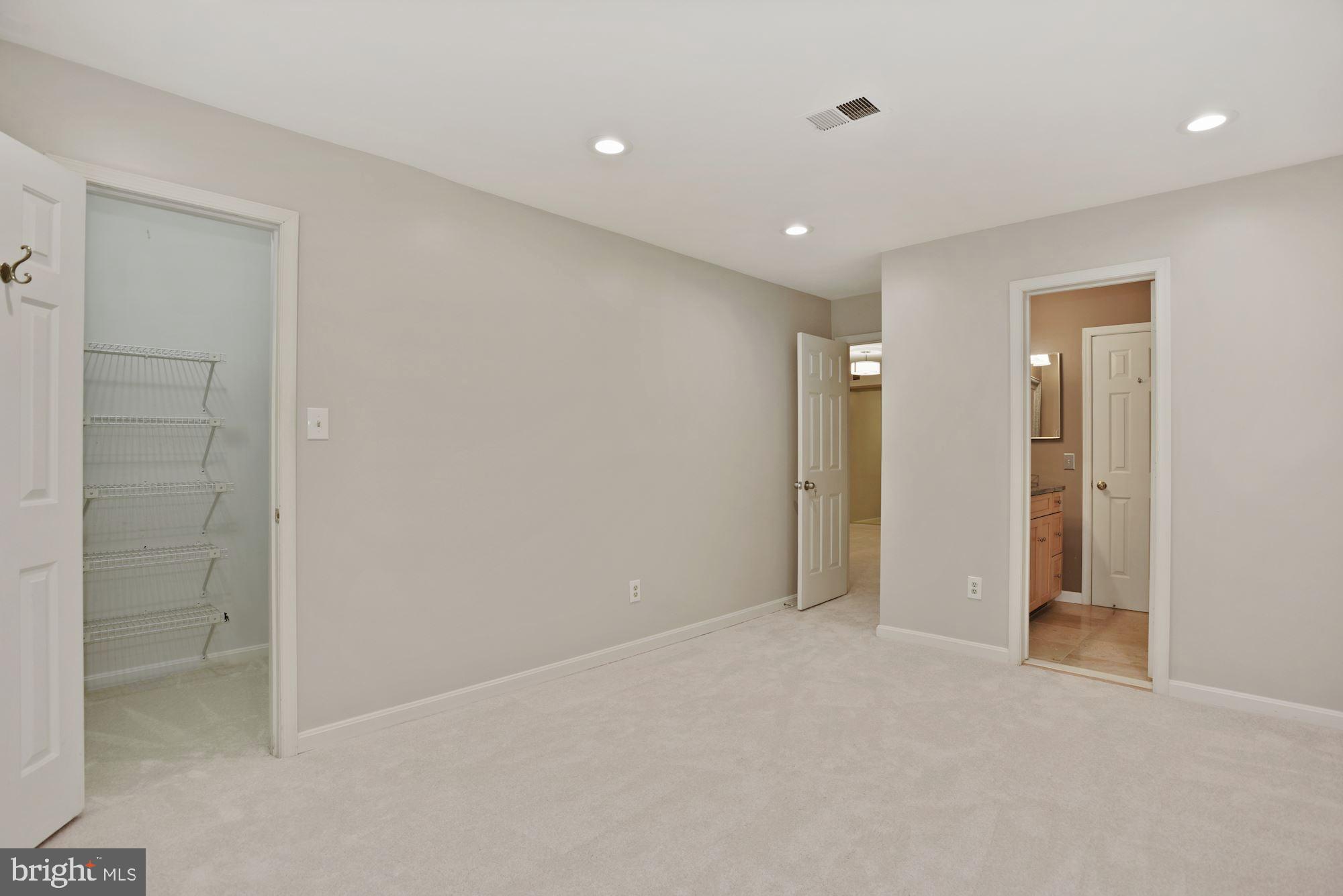 2217 Lovedale Lane, Unit 212A Reston, VA 20191 - Photo 19 of 29 En-suite bathroom for bedroom #2