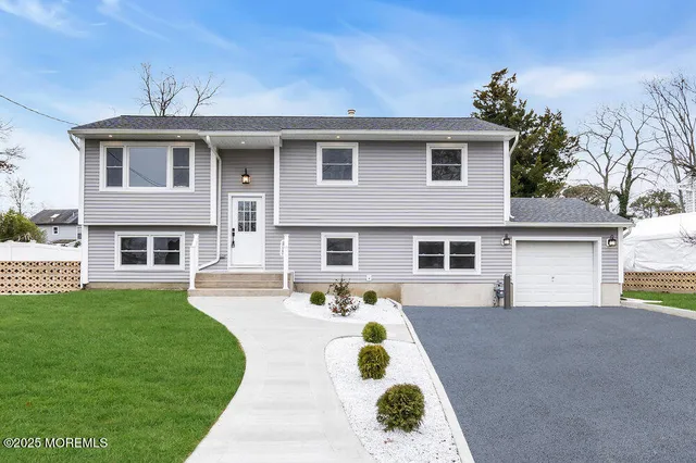 $599,000 | 107 Oak Hill Drive, Toms River, NJ 08753