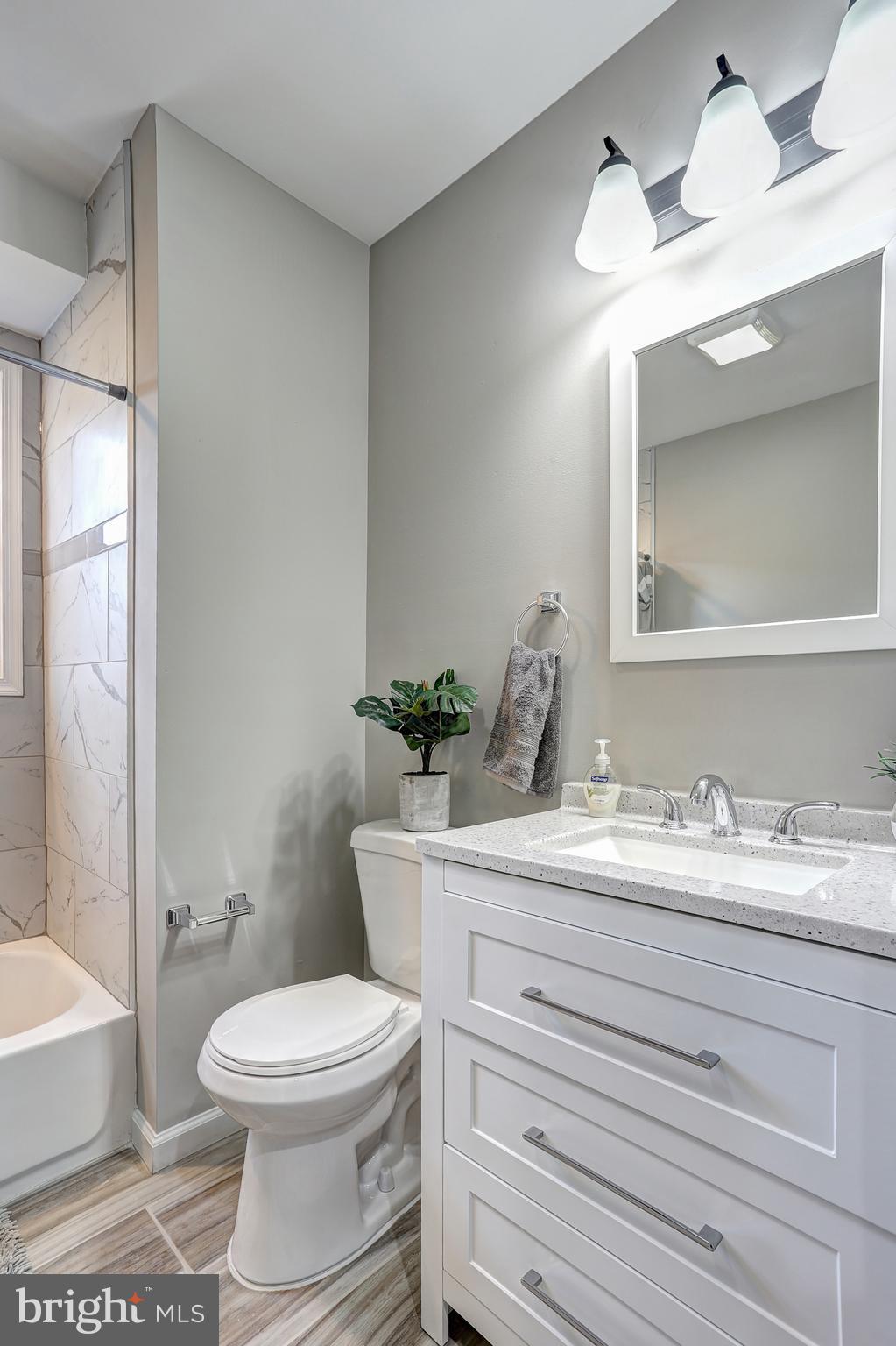 401 Middle River Road Baltimore, MD 21220 - Photo 13 of 32 Bath