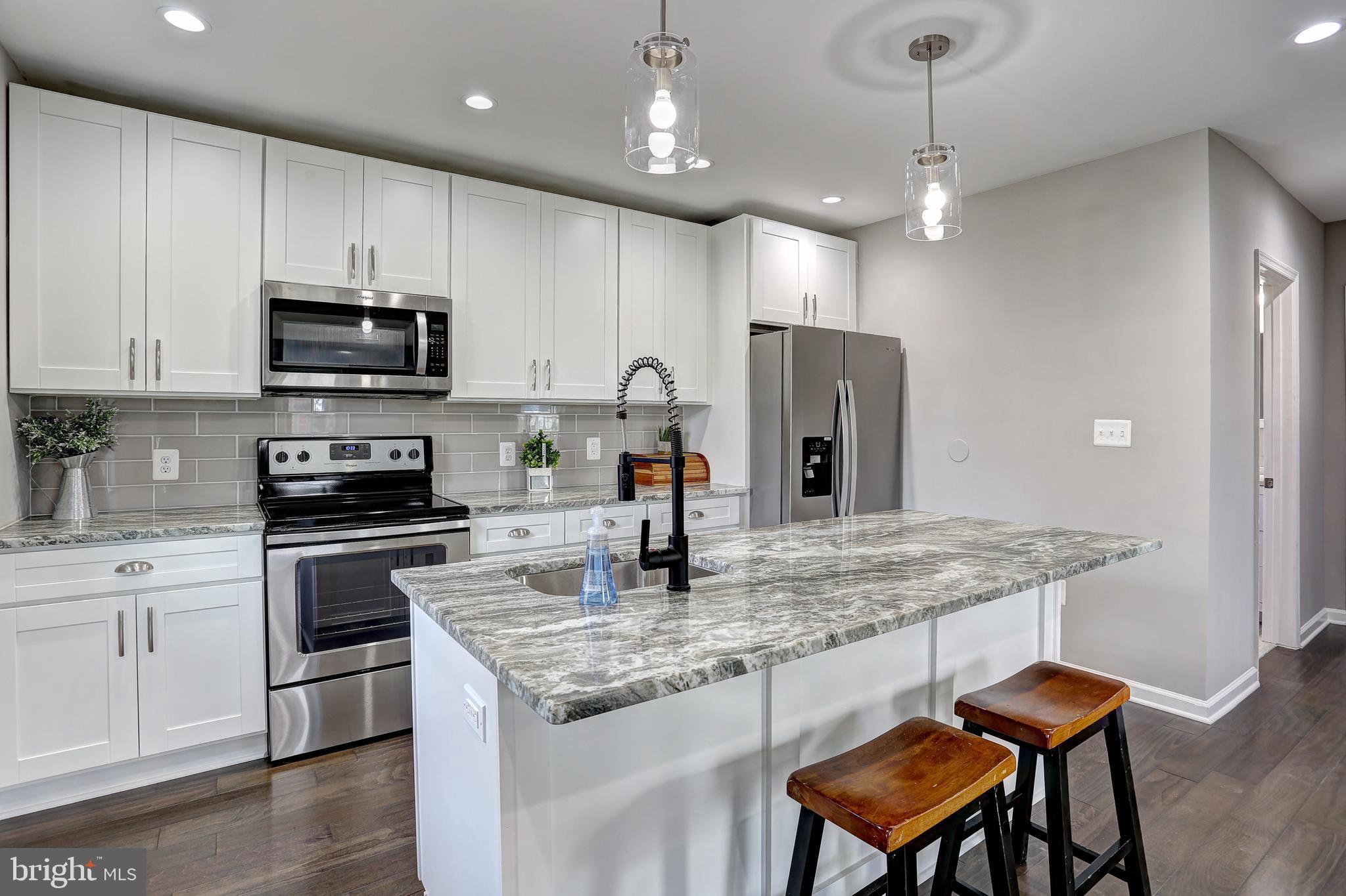 401 Middle River Road Baltimore, MD 21220 - Photo 5 of 32 Kitchen with Island