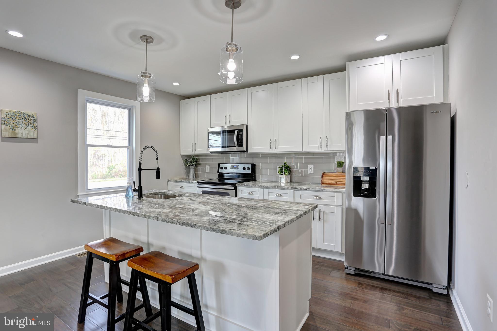 401 Middle River Road Baltimore, MD 21220 - Photo 7 of 32 Kitchen with Island