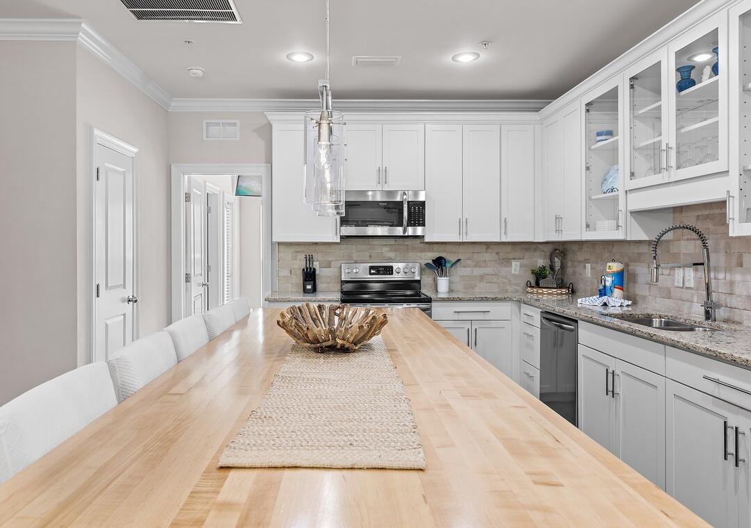 257 Driftwood Road, Unit 3 Miramar Beach, FL 32550 - Photo 10 of 37 d9ee289c-a7db-4a09-8162-a5fbbfadcf87