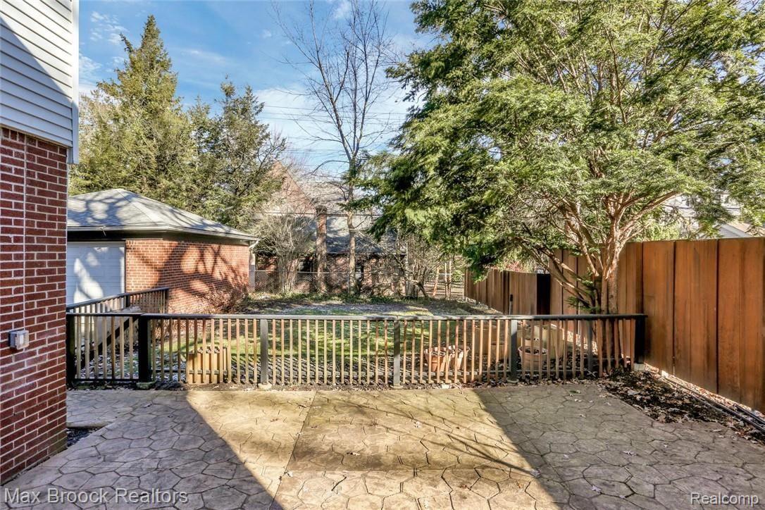 19500 Canterbury Road Detroit, MI 48221 - Photo 33 of 37 Patio and Backyard