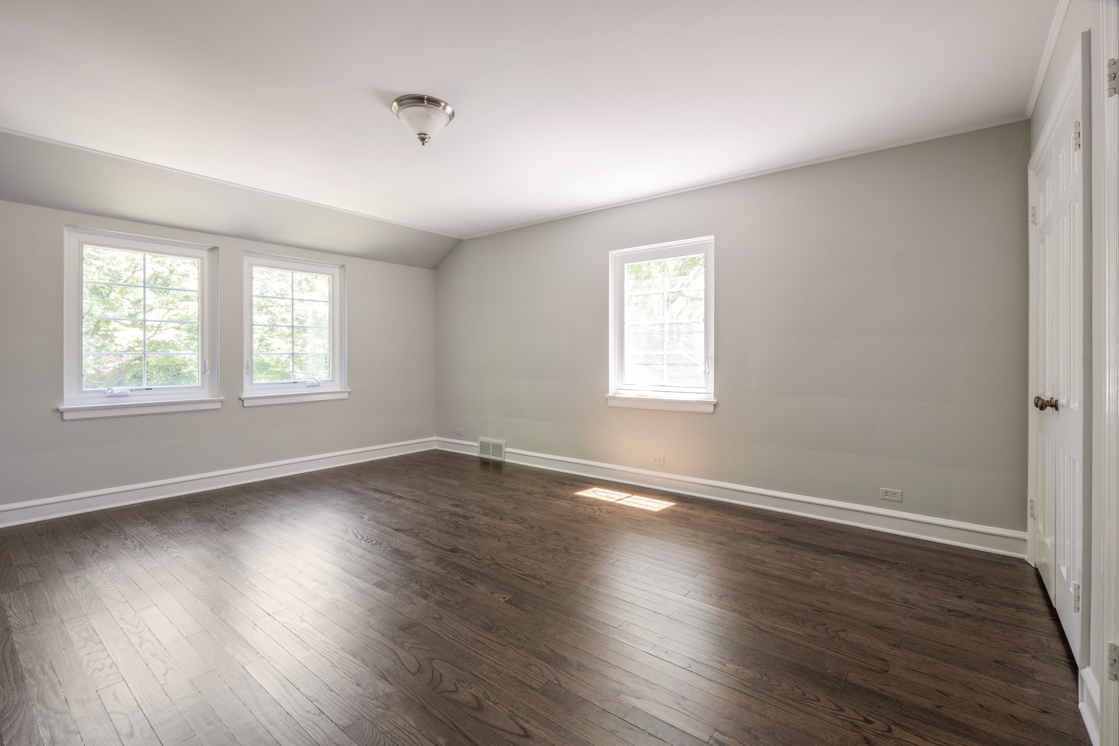 903 Seneca Road Wilmette, IL 60091 - Photo 14 of 19