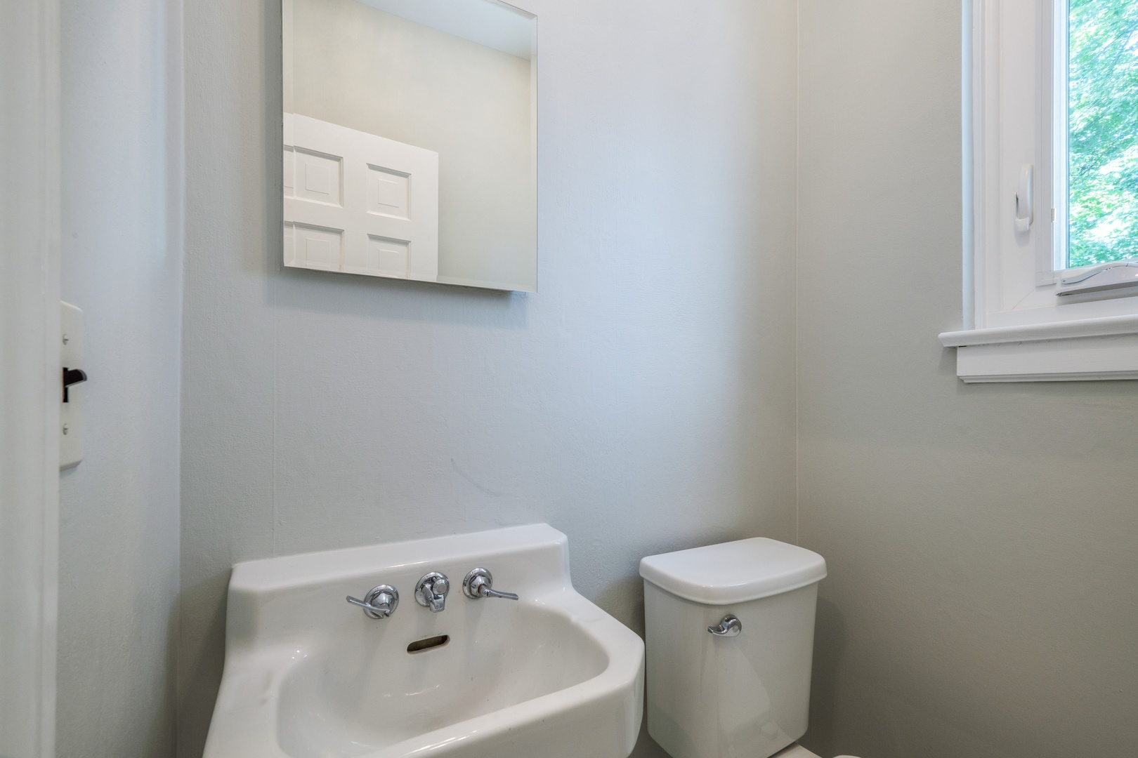 903 Seneca Road Wilmette, IL 60091 - Photo 17 of 19