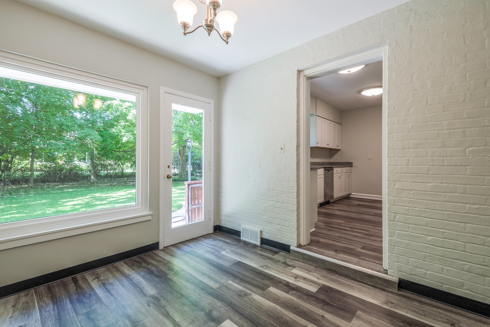 903 Seneca Road Wilmette, IL 60091 - Photo 6 of 19