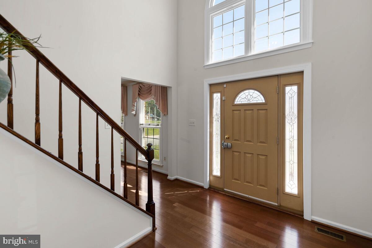 19116 Forest Brook Road Germantown, MD 20874 - Photo 6 of 58 Gallery Image 6
