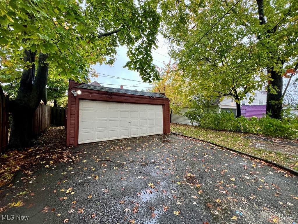 3560 Avalon Road Cleveland, OH 44120 - Photo 3 of 42