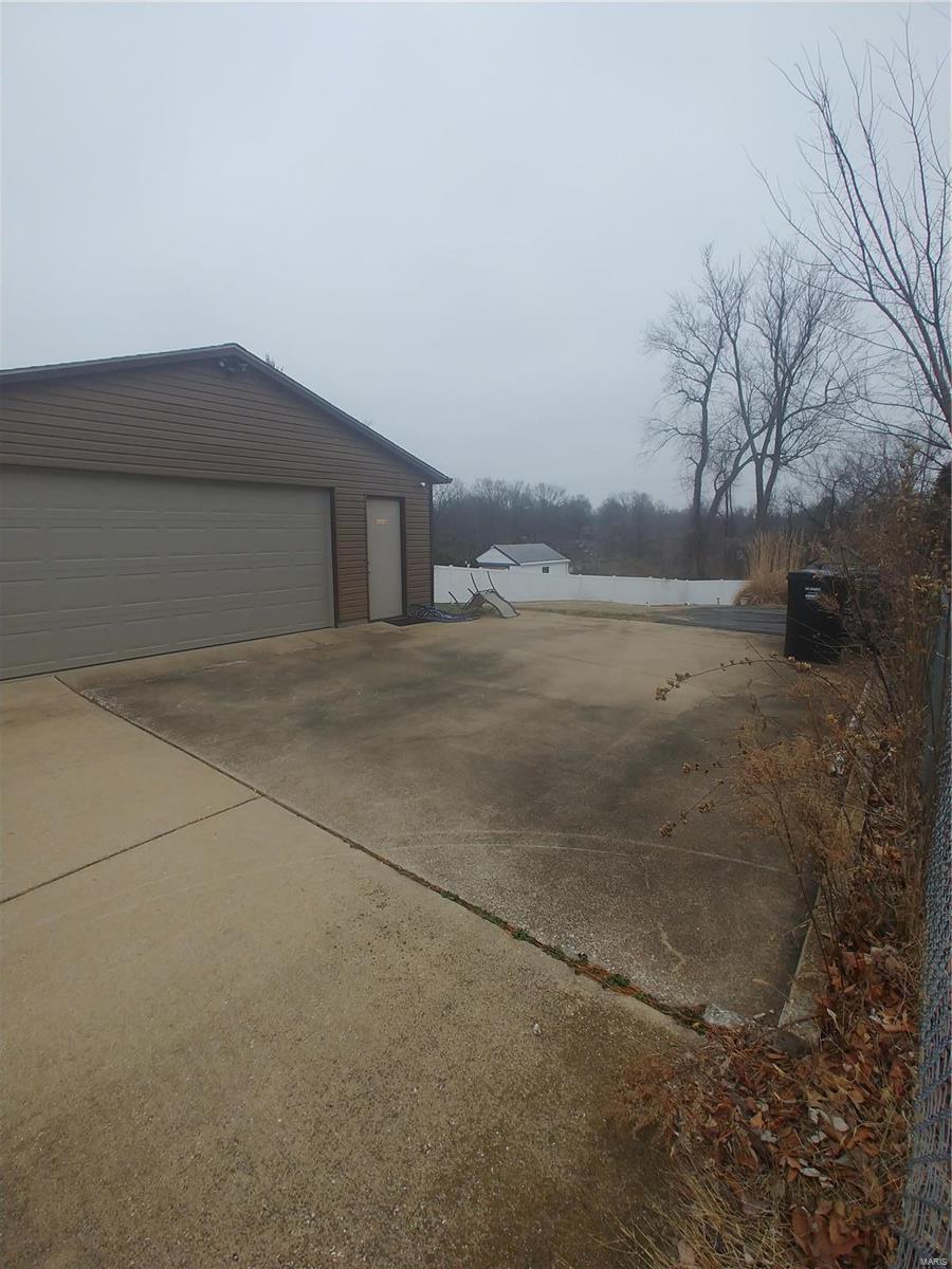 547 Forder Road St. Louis, MO 63129 - Photo 3 of 4 Gallery Image 3