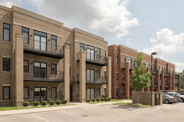 $2,550 | 8471 Grand Avenue, Unit 103, River Grove, IL 60171