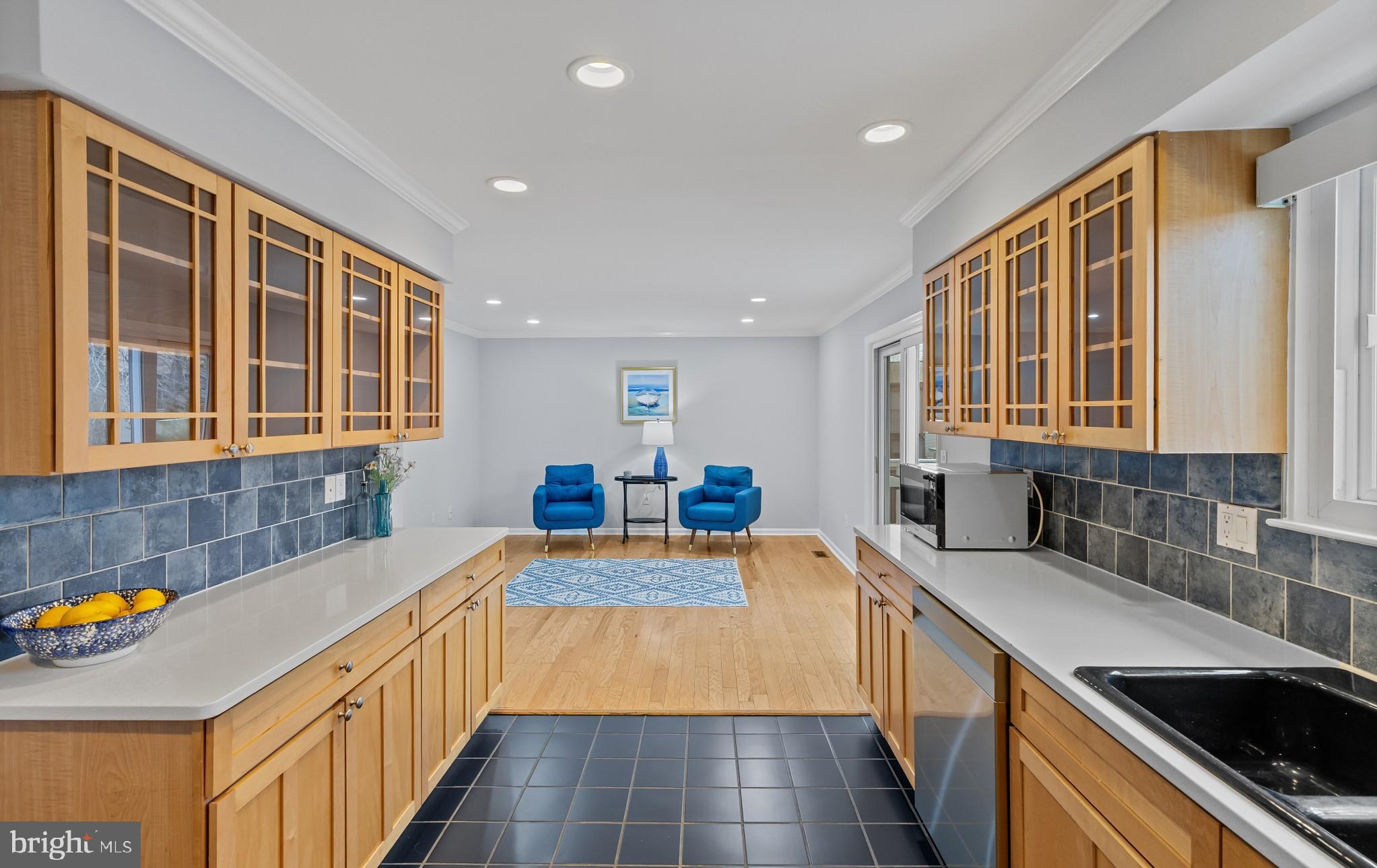 1394 Stonecreek Road Annapolis, MD 21403 - Photo 10 of 45 Kitchen and Family Room