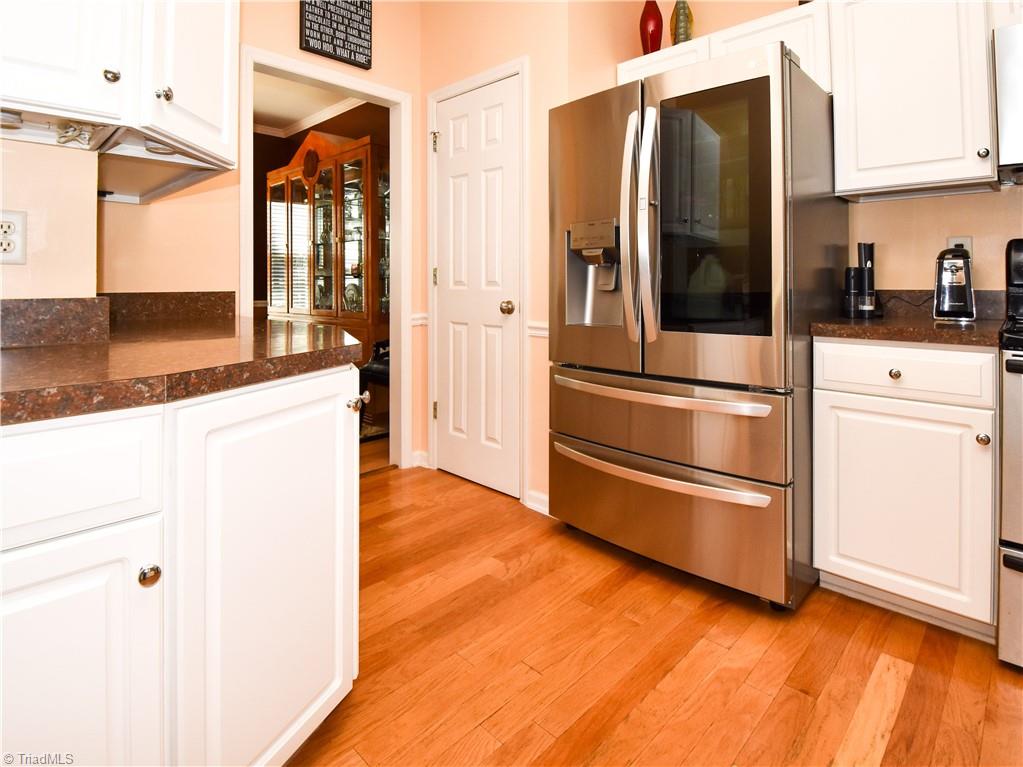 4017 Preswick Court High Point, NC 27265 - Photo 15 of 36
