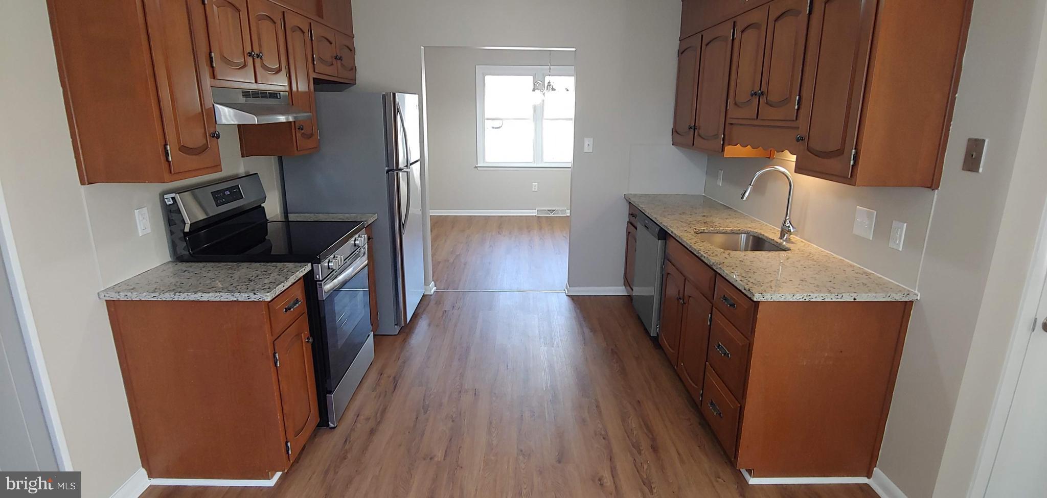 10 Courtleigh Place Reading, PA 19606 - Photo 4 of 15 Kitchen