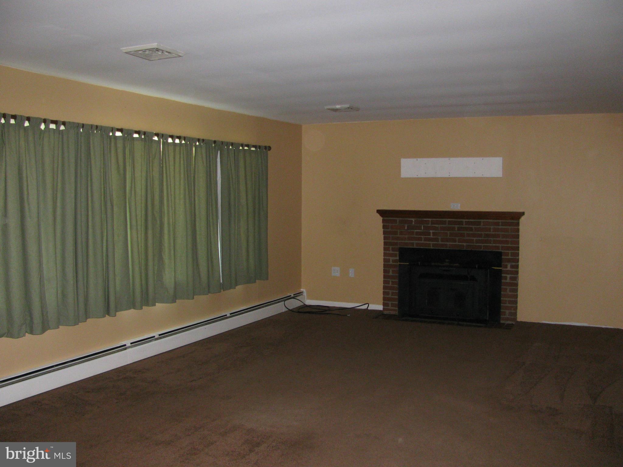 6250 Ripley Road La Plata, MD 20646 - Photo 2 of 24 Living Room