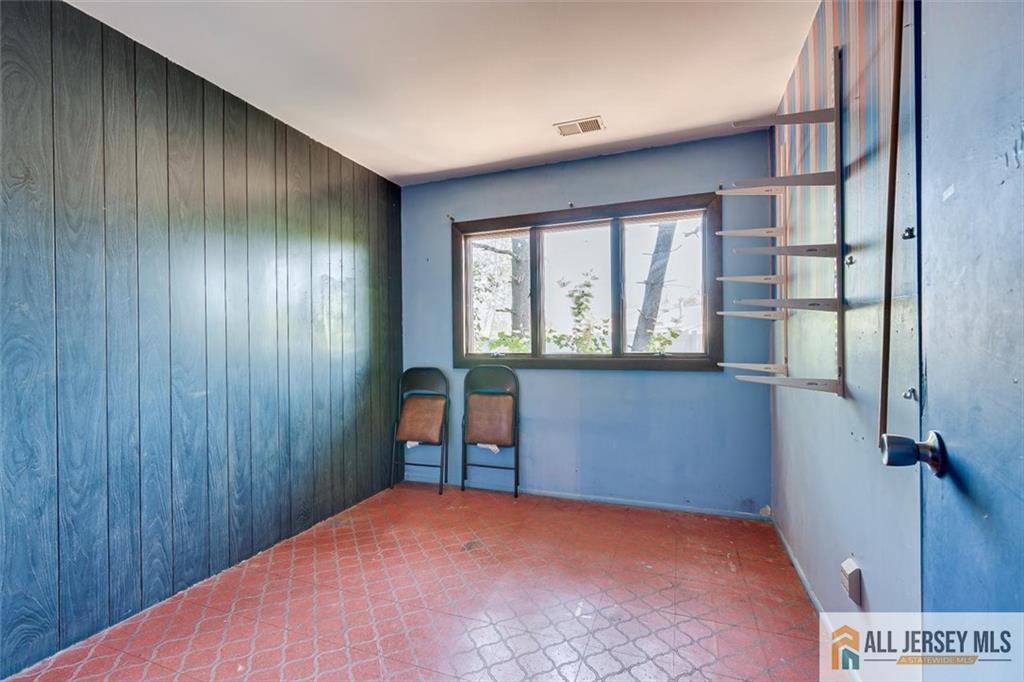 3 Forrestal Road Kendall Park, NJ 08824 - Photo 10 of 19