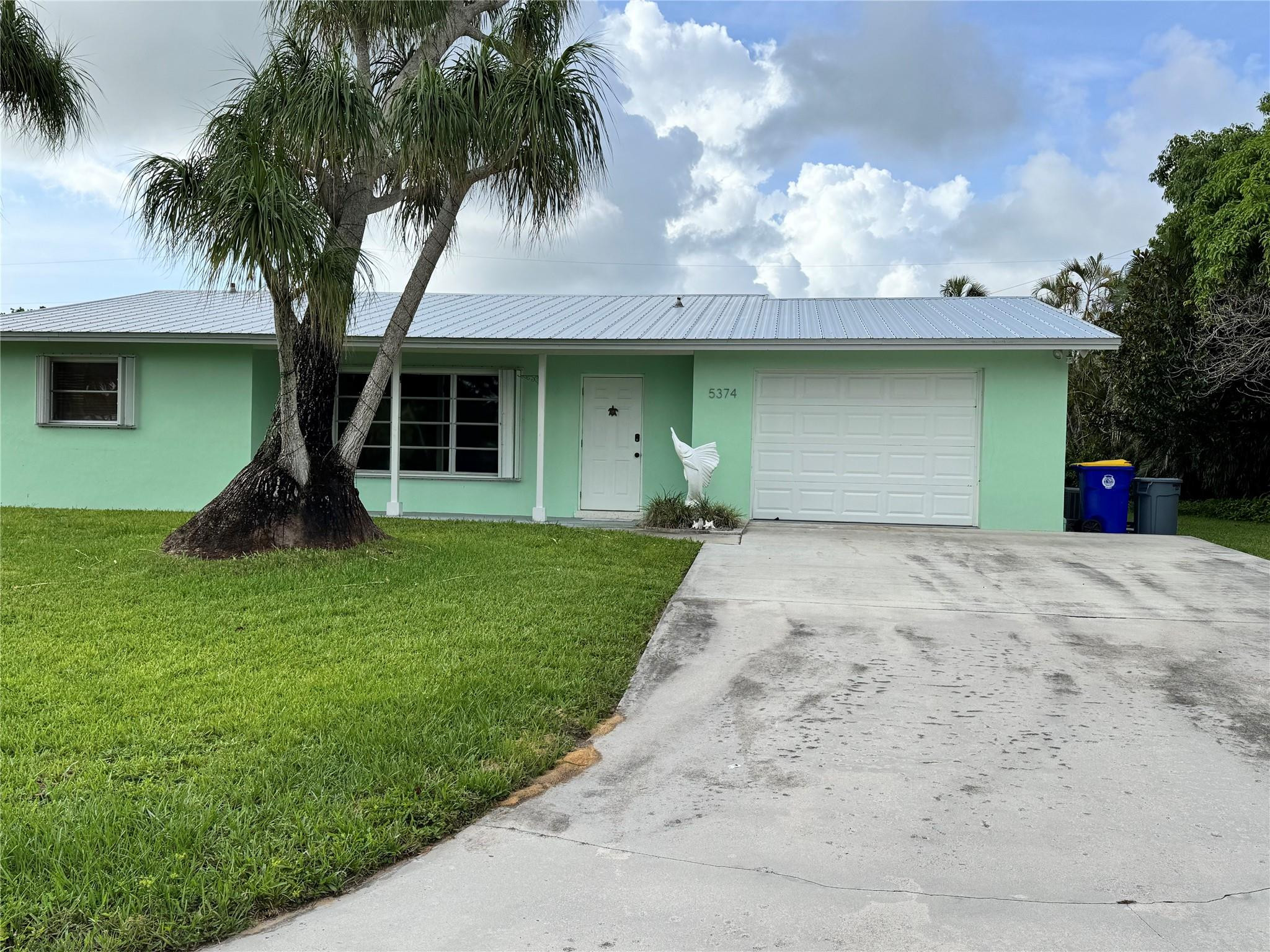 5374 Southeast Harbor Terrace Stuart, FL 34997 - Photo 7 of 22 Photo 7