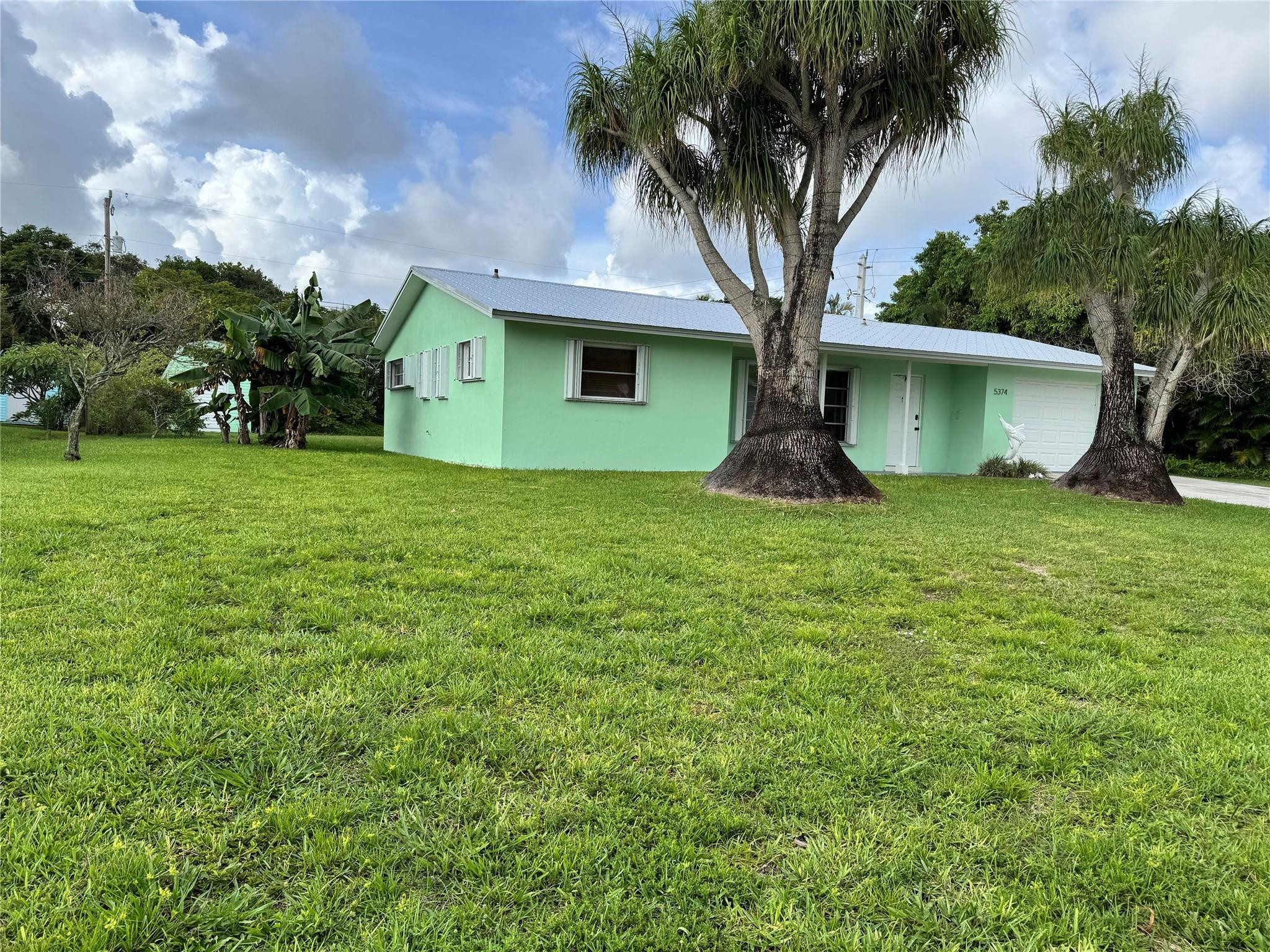 5374 Southeast Harbor Terrace Stuart, FL 34997 - Photo 8 of 22 Photo 8