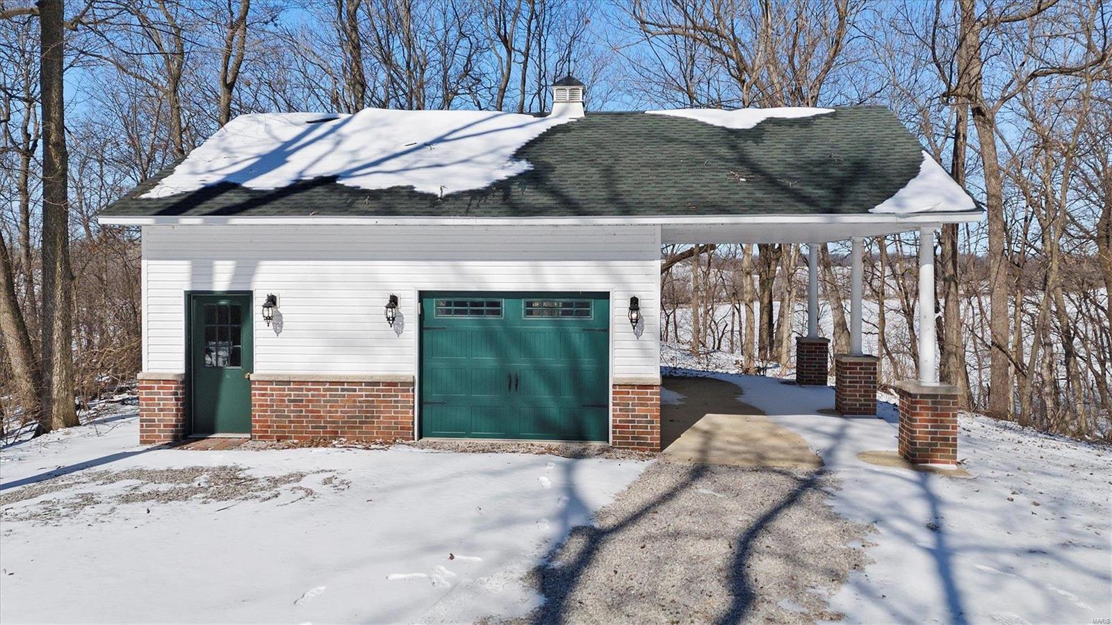 13301 Sugar Creek Road Highland, IL 62249 - Photo 4 of 74