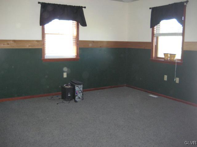 4140 Friedens Road Slatington, PA 18080 - Photo 9 of 13 Gallery Image 9