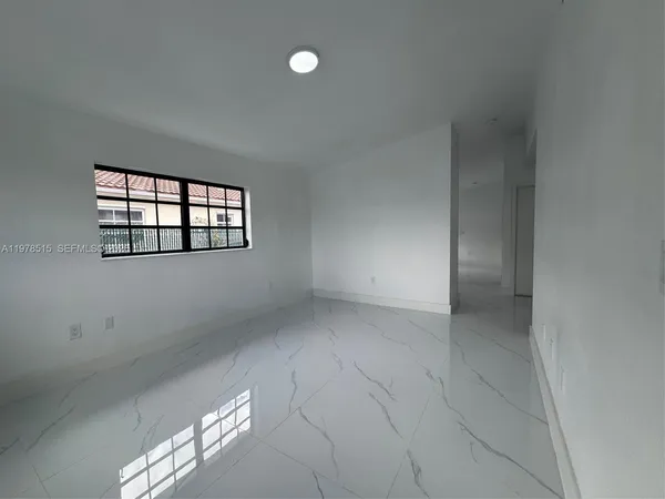 $599,999 | 2682 West 70th Place, Hialeah, FL 33016