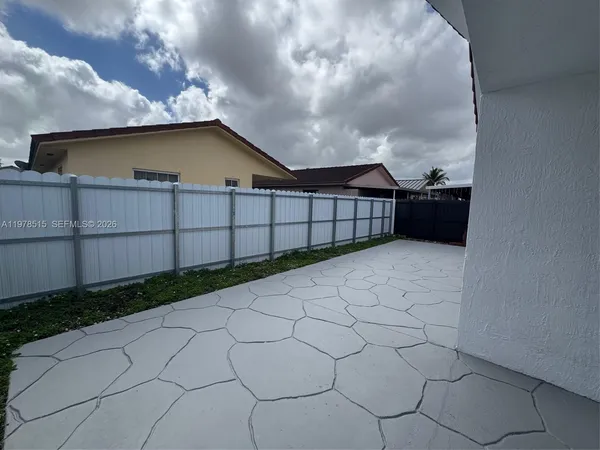 $599,999 | 2682 West 70th Place, Hialeah, FL 33016