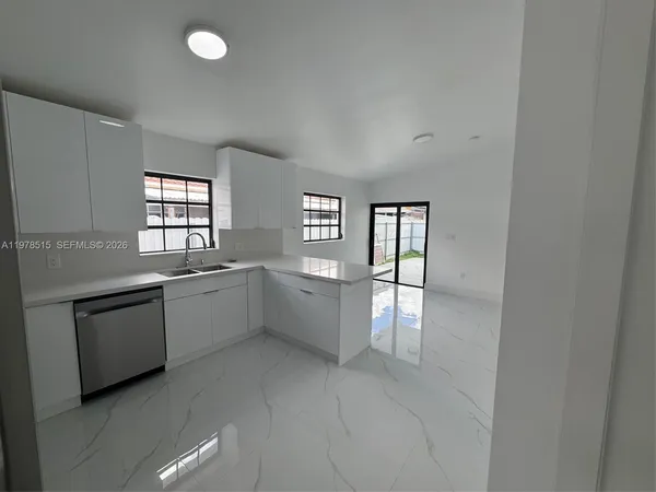 $599,999 | 2682 West 70th Place, Hialeah, FL 33016