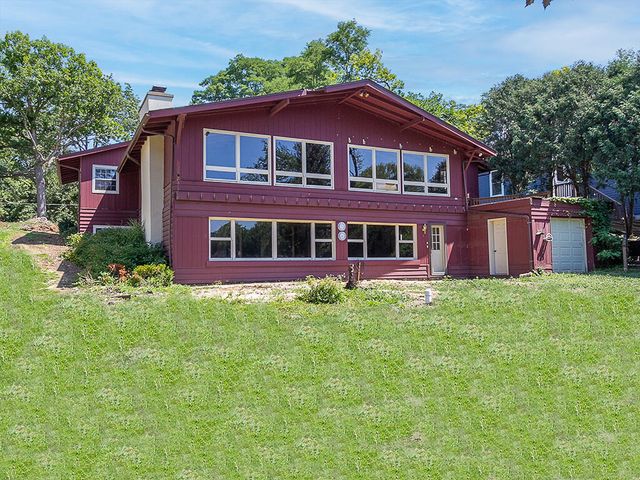 40219 91st Street, Genoa City, WI 53128