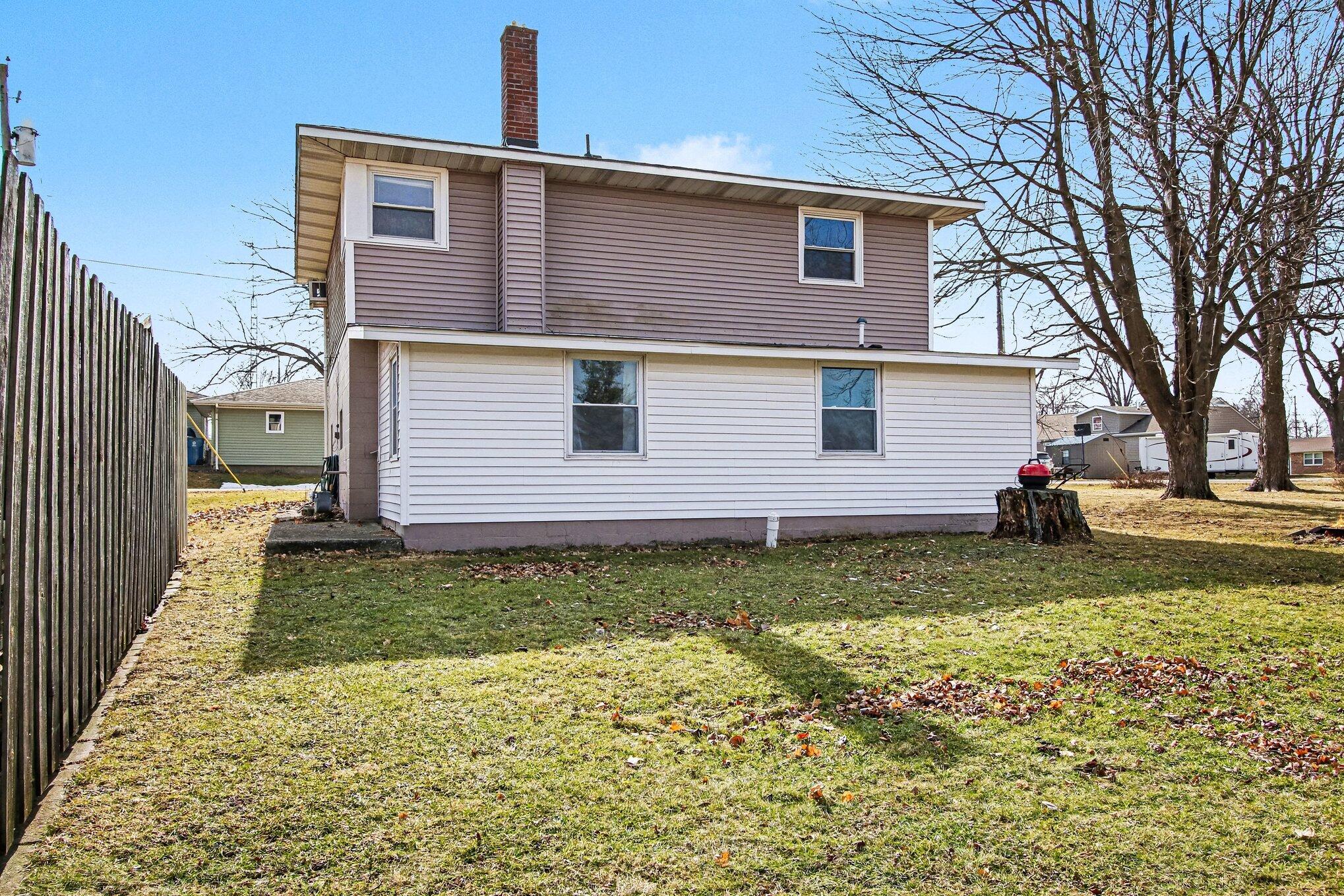 307 East Casey Street Hebron, IN 46341 - Photo 16 of 21 2038x1359