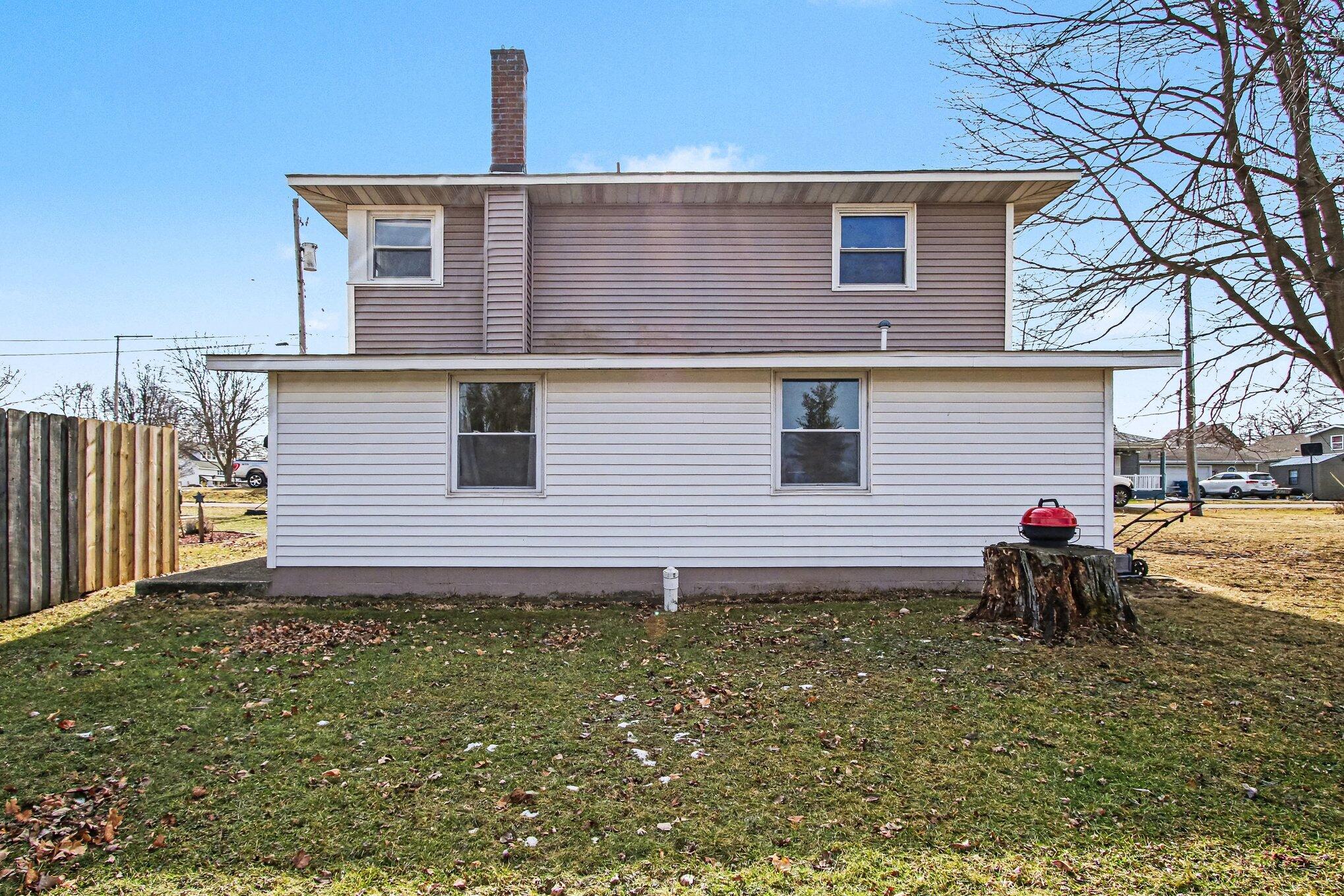 307 East Casey Street Hebron, IN 46341 - Photo 17 of 21 2038x1359