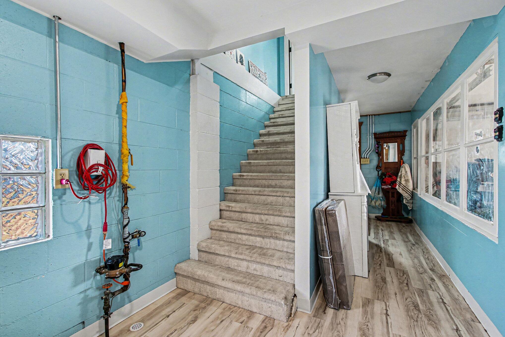 307 East Casey Street Hebron, IN 46341 - Photo 2 of 21 2038x1359