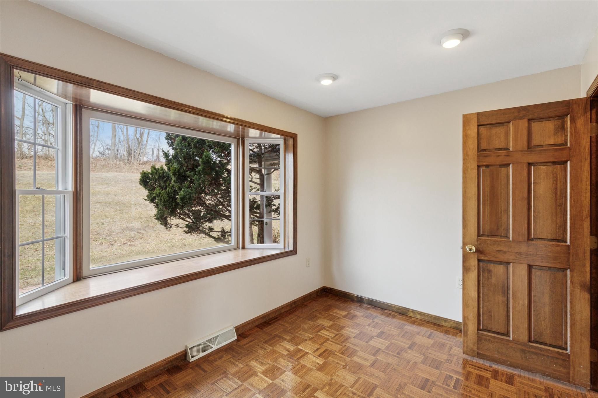 82 Starr Road Reading, PA 19608 - Photo 16 of 56 an empty room with windows