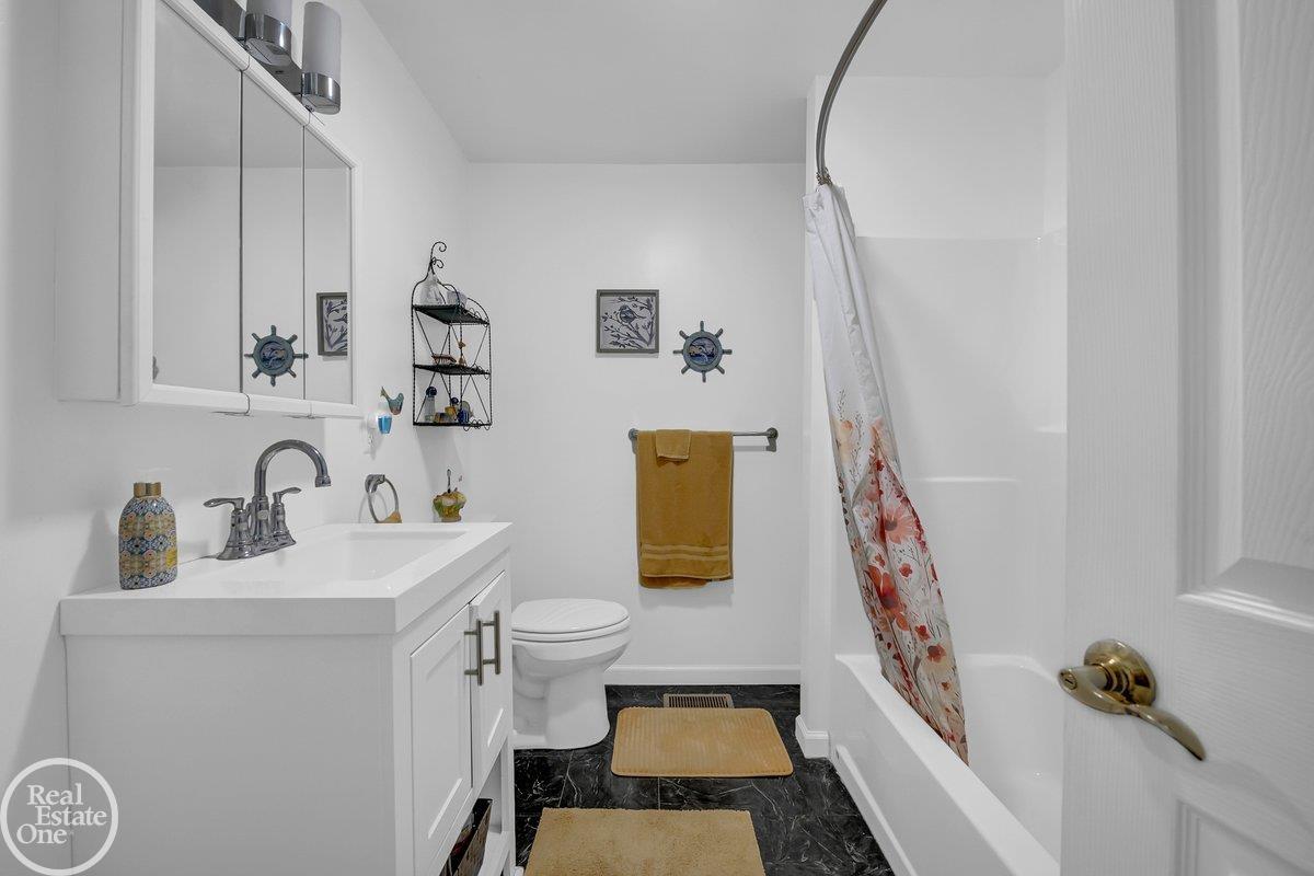 3756 Pine Road Fort Gratiot, MI 48059 - Photo 21 of 33 50184883-813cafd8-9e29-474e-a81a-f179390b2da1.JPG