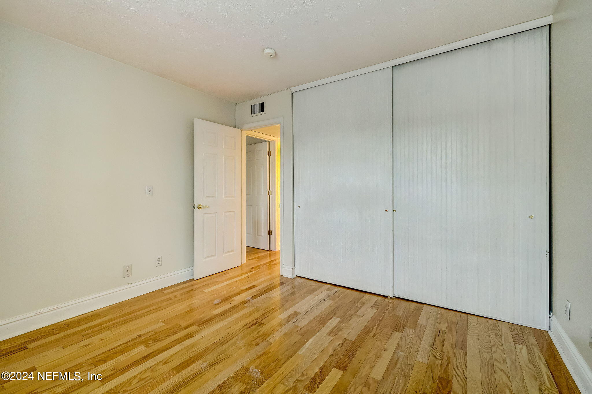 4358 Timuquana Road, Unit 143 Jacksonville, FL 32210 - Photo 21 of 33 21-web-or-mls-LR 4358 Timuquana Rd Unit