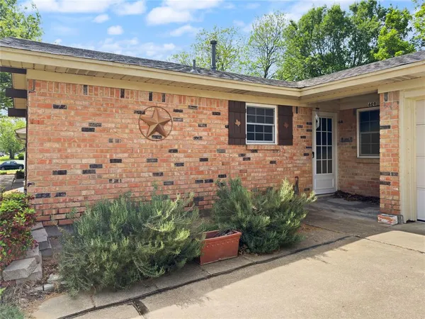 $1,900 | 609 Northwest Lorna Street, Burleson, TX 76028