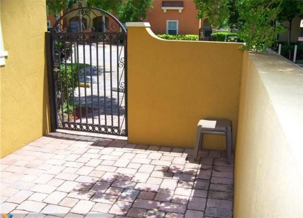 2851 Prospect Road, Unit 1006 Fort Lauderdale, FL 33309 - Photo 3 of 25 Photo 3