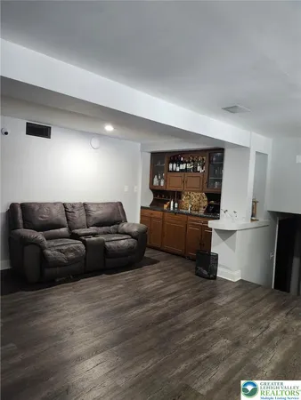 $549,000 | 811 South Glenwood Street, Allentown, PA 18103