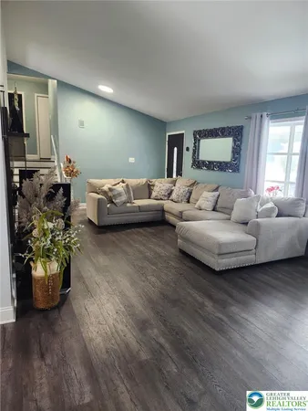 $549,000 | 811 South Glenwood Street, Allentown, PA 18103