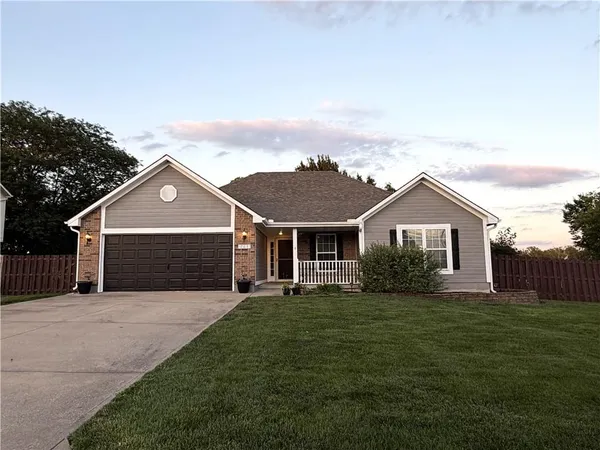 $335,000 | 1521 Southeast Dalton Drive, Lee's Summit, MO 64081