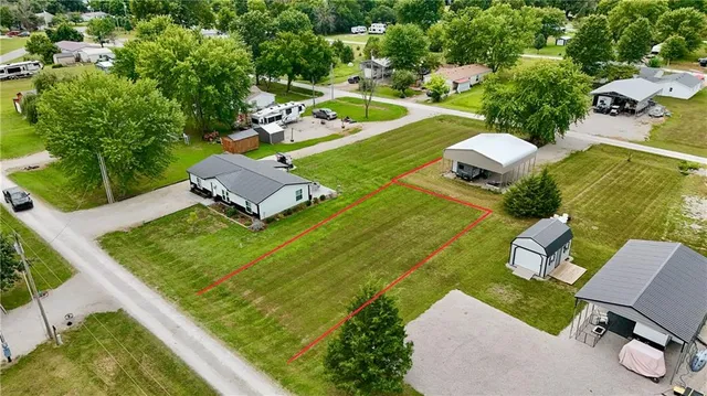 $350,000 | 21-26 Buckskin Drive, Linn Valley, KS 66040