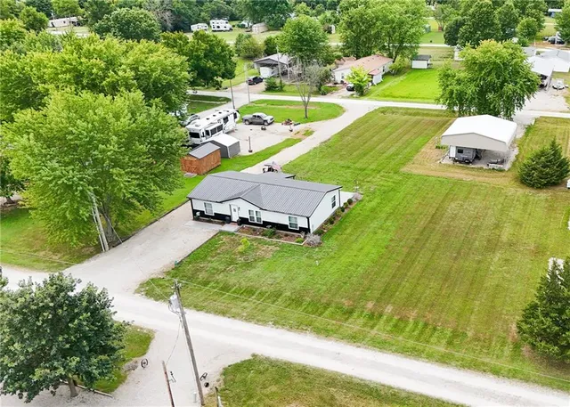 $350,000 | 21-26 Buckskin Drive, Linn Valley, KS 66040