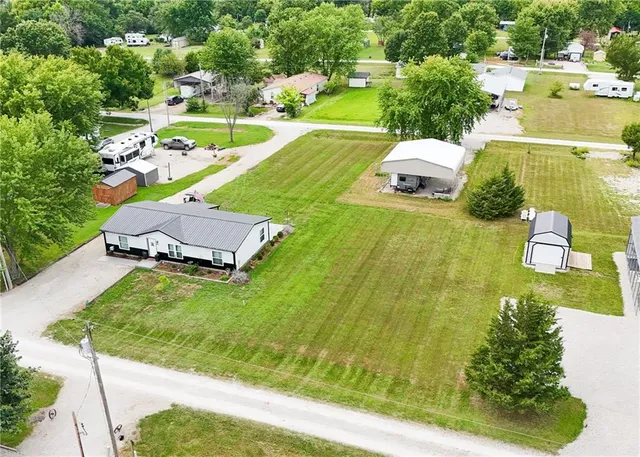 $350,000 | 21-26 Buckskin Drive, Linn Valley, KS 66040
