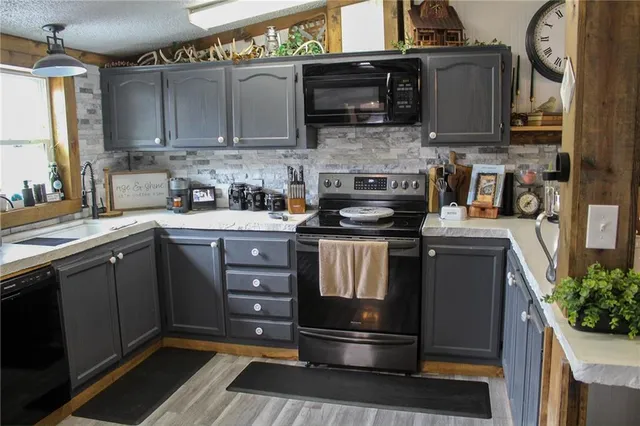 $350,000 | 21-26 Buckskin Drive, Linn Valley, KS 66040