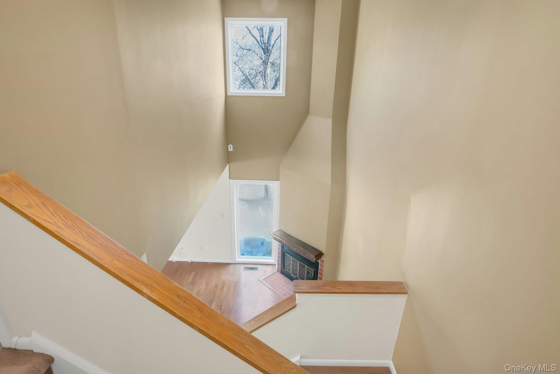 1 Spring Pond Drive, Unit 1 Ossining, NY 10562 - Photo 16 of 34 a view of an entryway