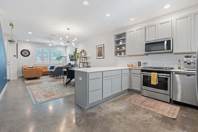 $2,300 | 801 North Bluff Drive, Unit 59, Austin, TX 78745