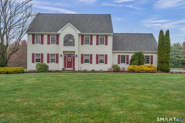 $794,900 | 14 Reservoir Drive, Wallingford, CT 06492