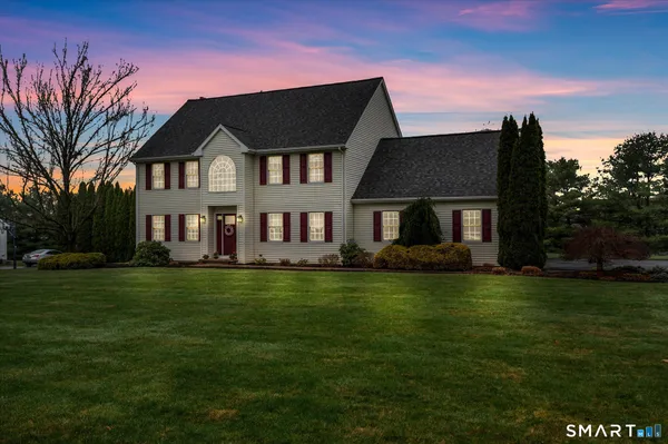 $794,900 | 14 Reservoir Drive, Wallingford, CT 06492